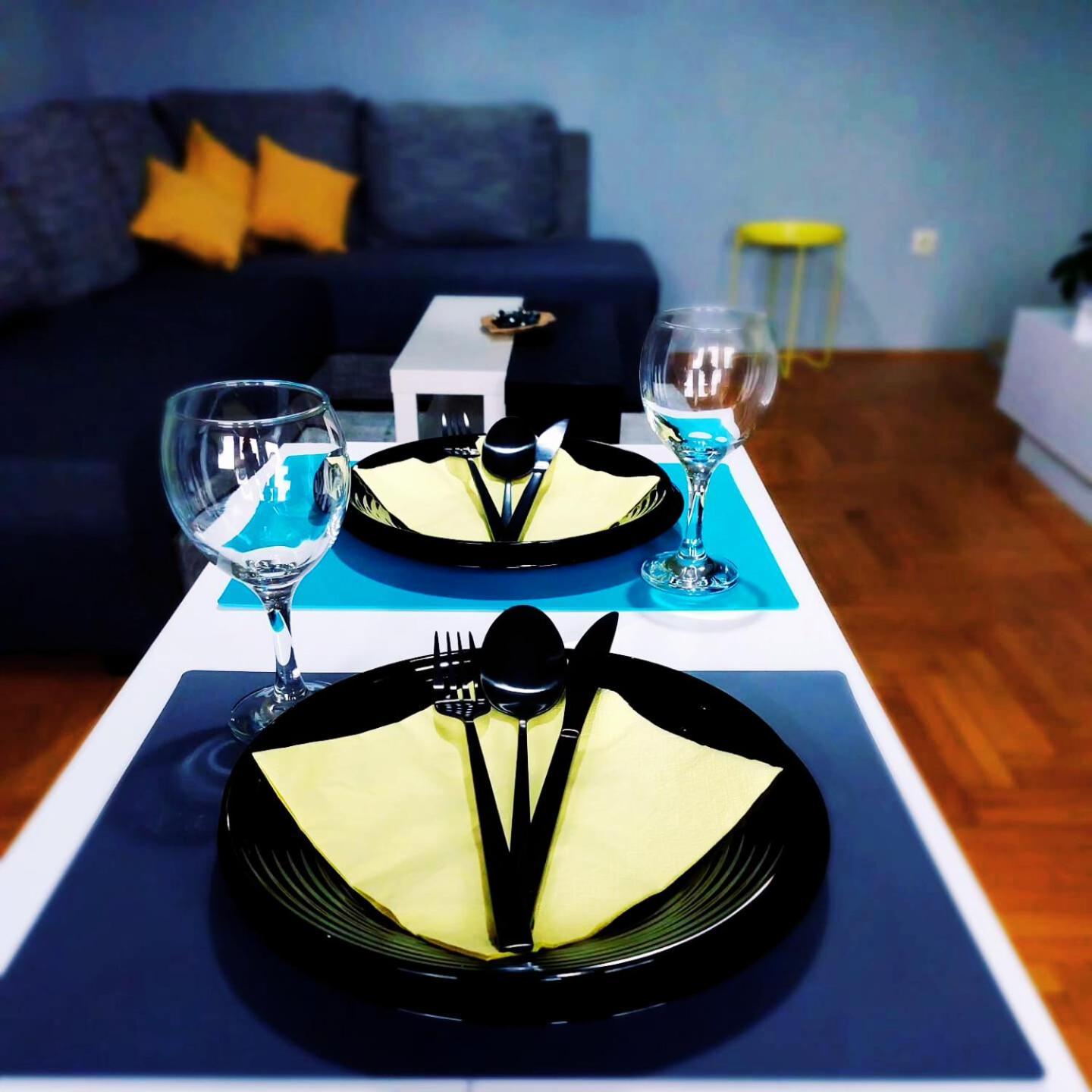 Xo Apartman Sremska Mitrovica Extérieur photo