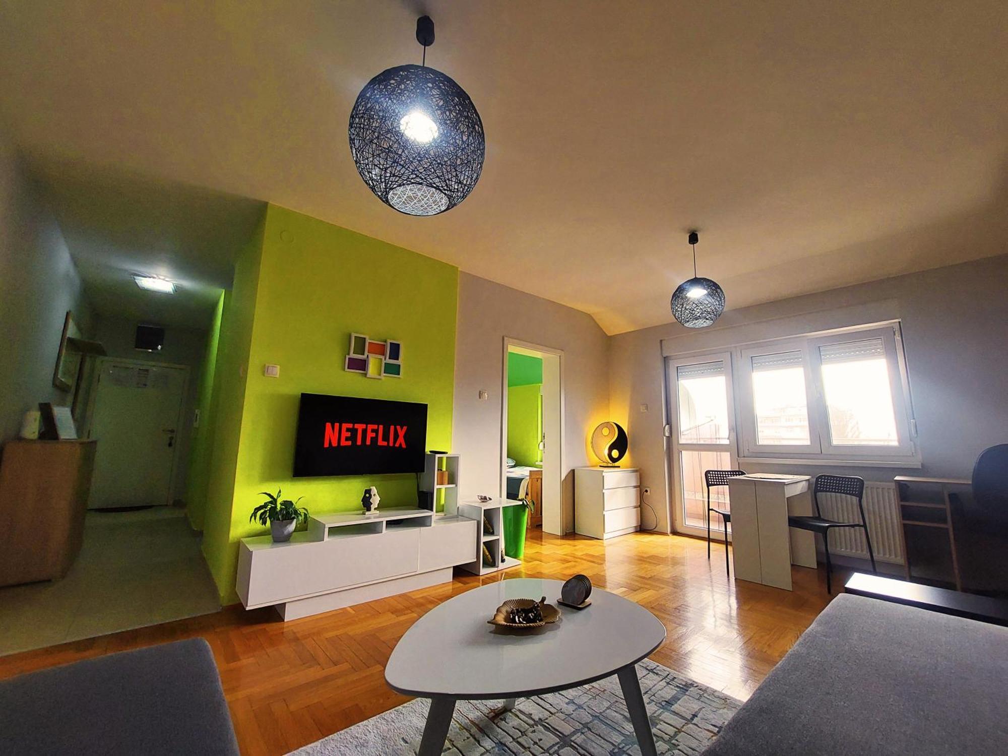 Xo Apartman Sremska Mitrovica Extérieur photo